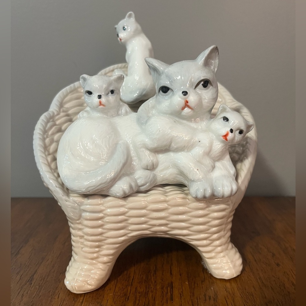 Gray & white cats porcelain figurine mama & 3 kittens on chair vintage
